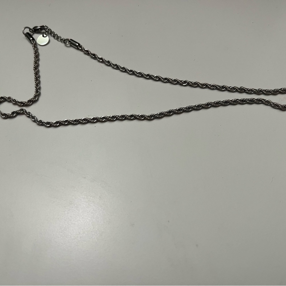 Evry 18 In necklace